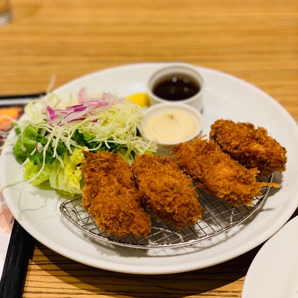 Photo taken at Oyster Table by かなちっぷ on 4/12/2019