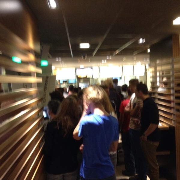 Das Foto wurde bei McDonald&#39;s von Antoon v. am 10/22/2013 aufgenommen