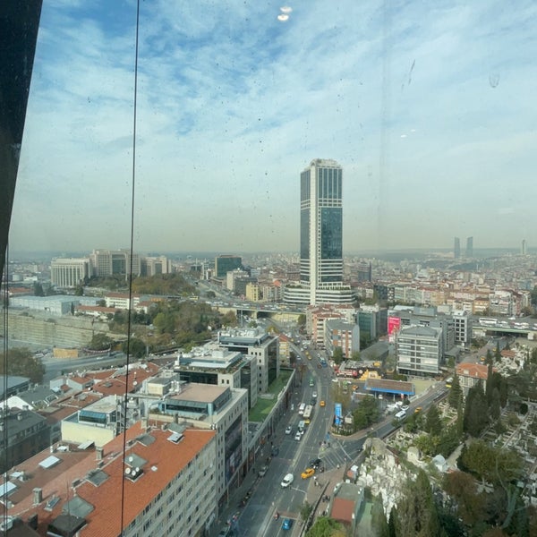 Снимок сделан в Istanbul Marriott Hotel пользователем Abdulrahman .. 11/6/2022