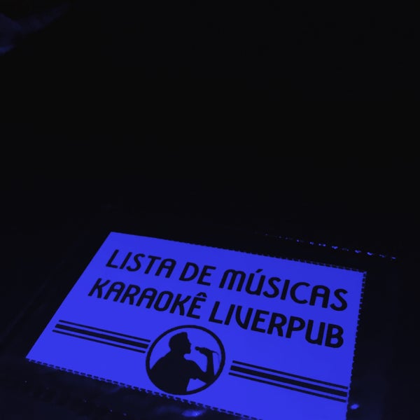 รูปภาพถ่ายที่ Liverpub Vitória โดย Renato C. เมื่อ 2/2/2017