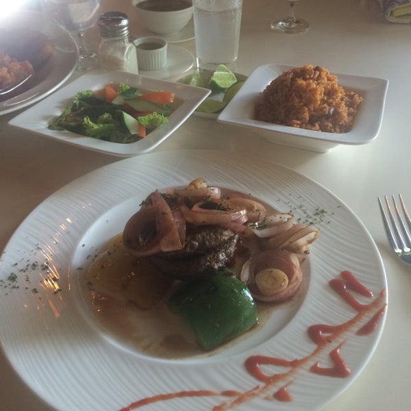 Foto diambil di Restaurante Higüero oleh Gloribel S. pada 8/11/2014
