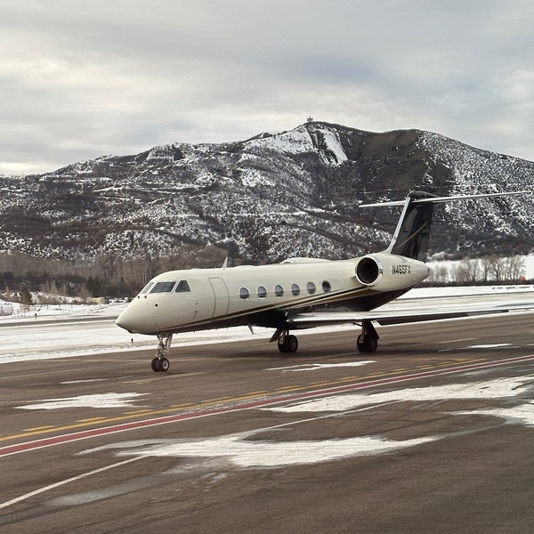 Foto scattata a Aspen/Pitkin County Airport (ASE) da Jemillex B. il 12/23/2022