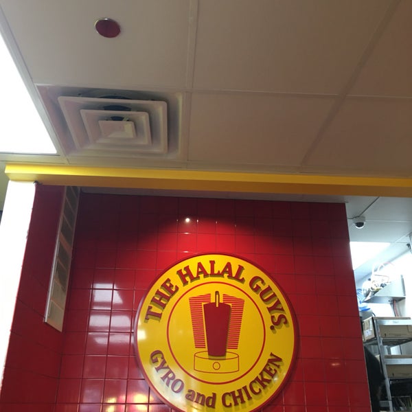 Photo taken at The Halal Guys by Jemillex B. on 6/15/2017