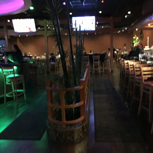 Photo taken at Shinto Japanese Steakhouse &amp; Sushi Lounge by Jemillex B. on 6/10/2016