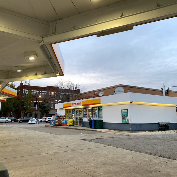 Photo taken at Shell by Jemillex B. on 11/1/2019