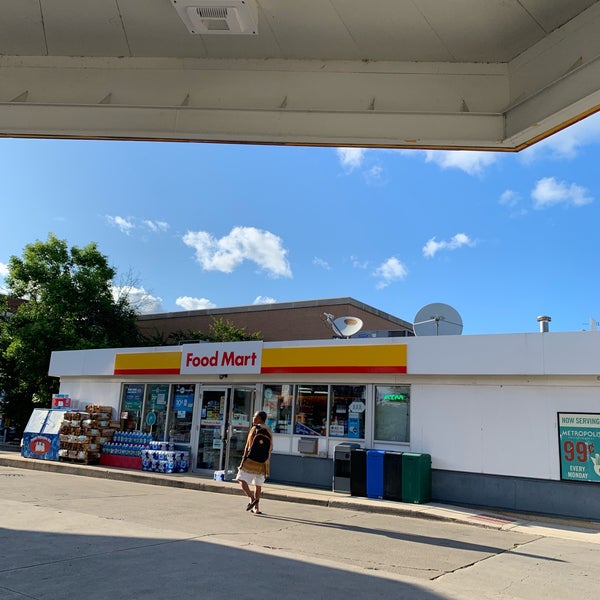 Photo taken at Shell by Jemillex B. on 8/23/2019