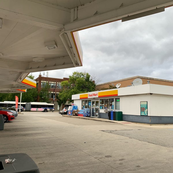 Photo taken at Shell by Jemillex B. on 10/4/2019