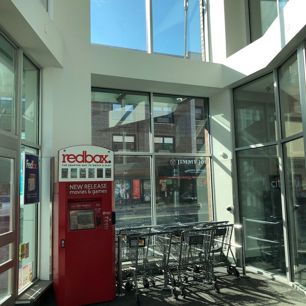 Walgreens (Now Closed) Lake View East 2817 N Clark St