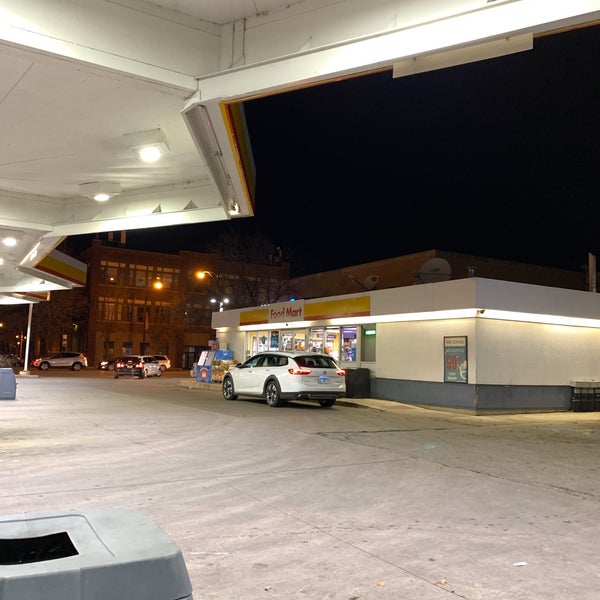 Photo taken at Shell by Jemillex B. on 11/23/2019