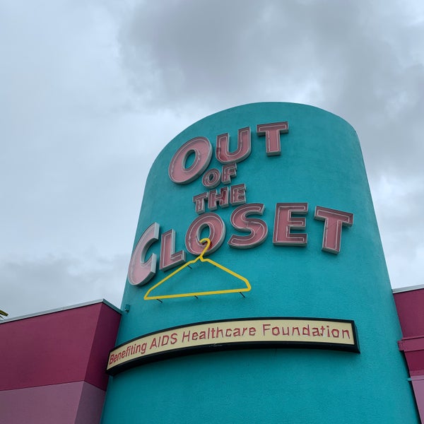 Photo taken at Out of the Closet by Jemillex B. on 12/29/2019