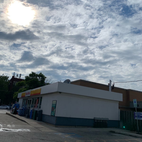 Photo taken at Shell by Jemillex B. on 6/20/2019