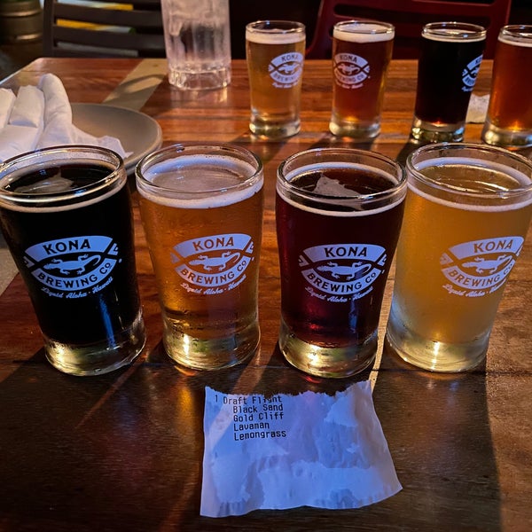 Photo taken at Kona Brewing Co. &amp; Brewpub by Eric T. on 9/23/2023