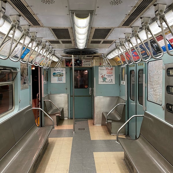 Foto tirada no(a) New York Transit Museum por Eric T. em 10/9/2021