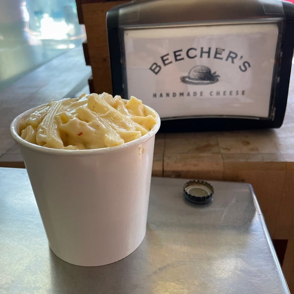 Photo taken at Beecher&#39;s Handmade Cheese by Eric T. on 8/28/2022