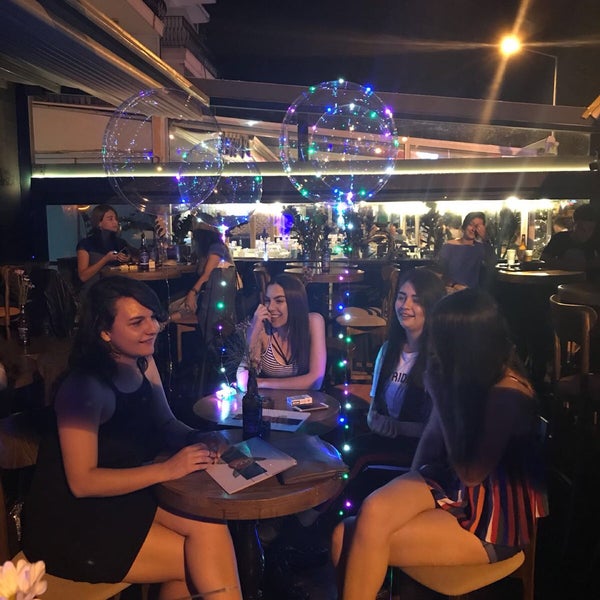 Foto diambil di Loca Bistro &amp; Bar oleh Ada Ç. pada 6/14/2018