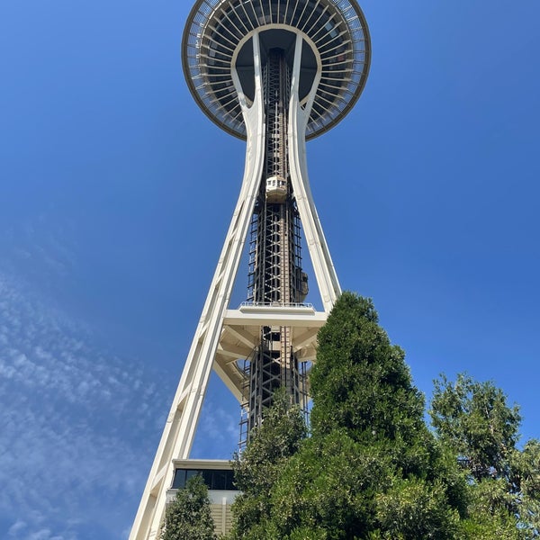 รูปภาพถ่ายที่ Seattle Center โดย dj clint kuper เมื่อ 7/29/2023