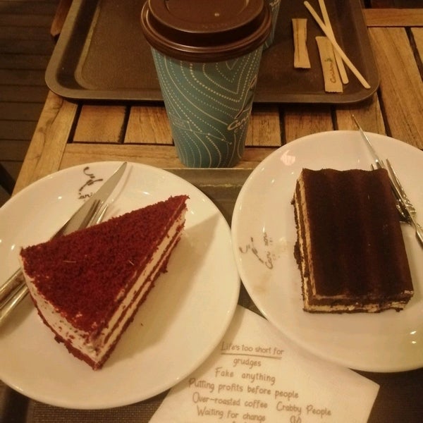 Photo taken at Caribou Coffee by Sevin Ü. on 4/19/2023