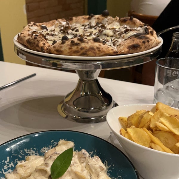 5/3/2024 tarihinde Abdullah &.ziyaretçi tarafından Finzione da Pizza'de çekilen fotoğraf