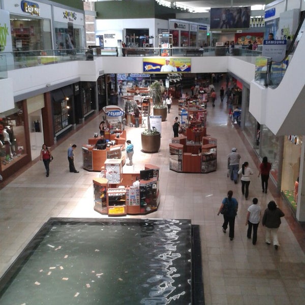 Photo prise au Cascadas Mall par Marvin E. le5/14/2013