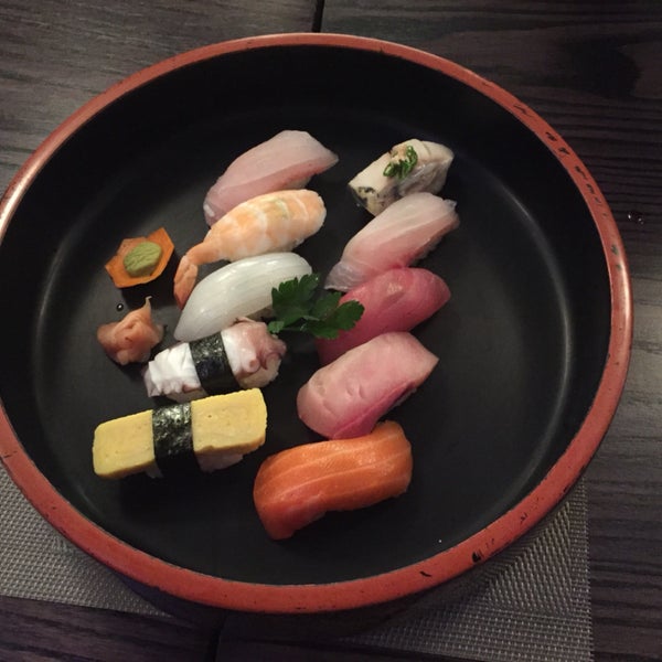 Combinación de niguiri sushi