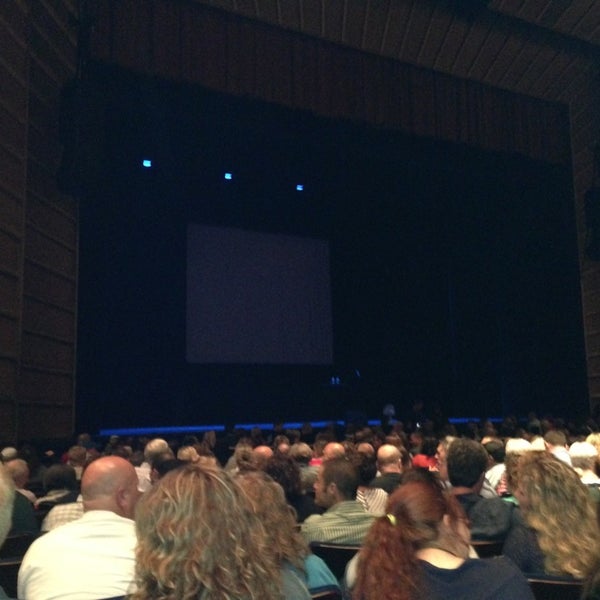 9/16/2013にMaggie Z.がPeoria Civic Center Theatreで撮った写真