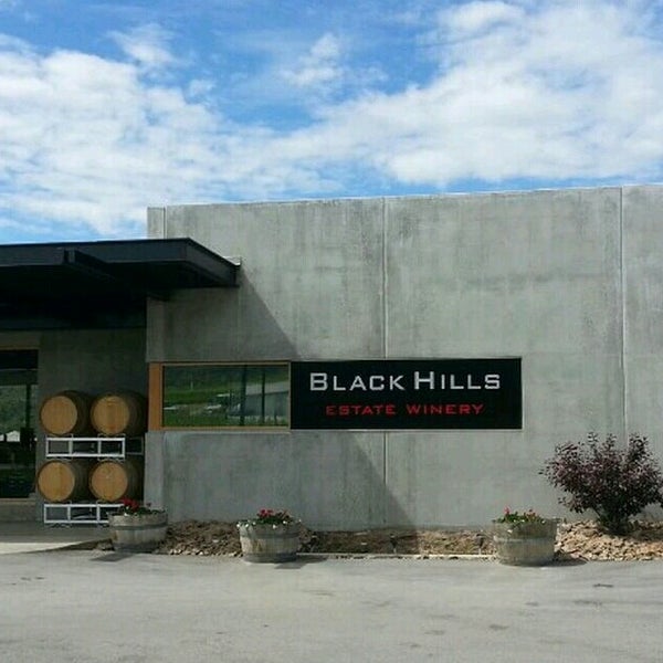 Das Foto wurde bei Black Hills Estate Winery von Cotto E. am 6/3/2013 aufgenommen