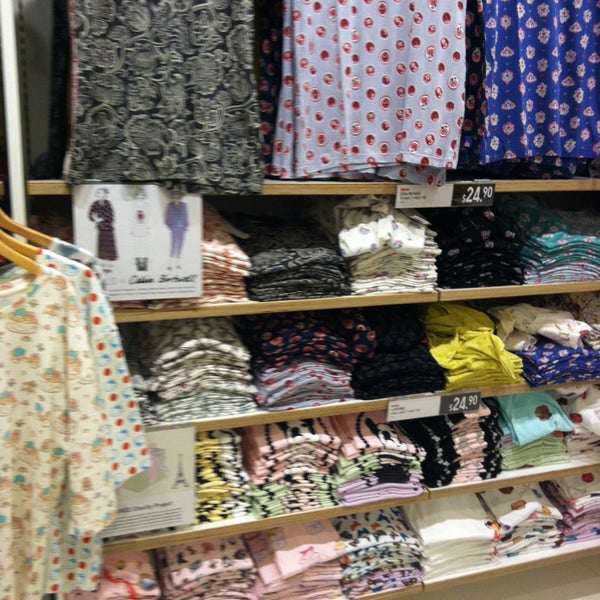 uniqlo causeway point