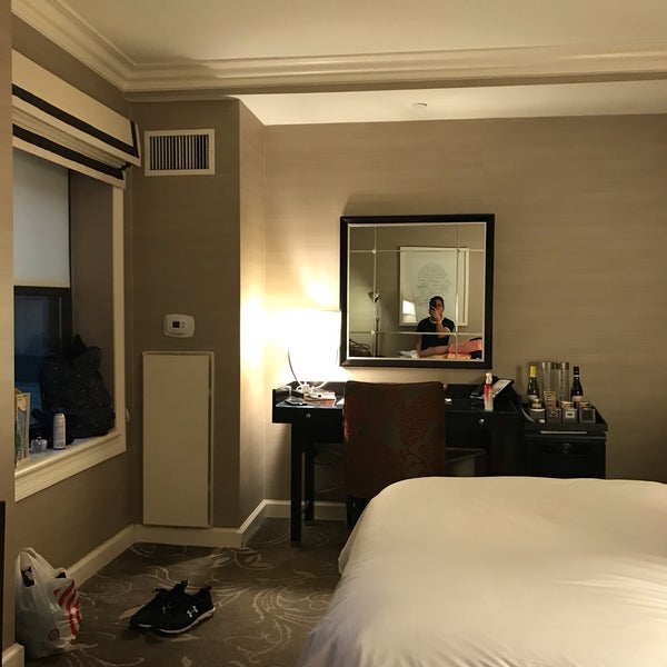 Foto diambil di Hamilton Hotel Washington DC oleh Adrian H. pada 7/11/2019