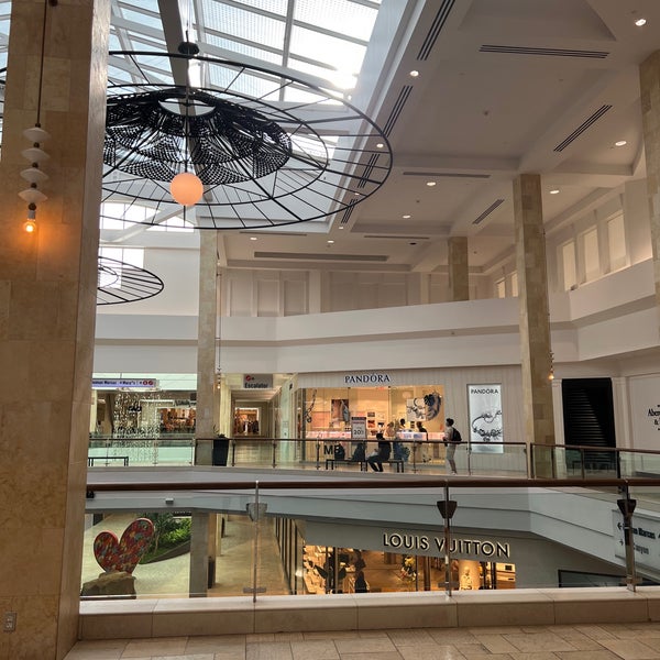 louis vuitton topanga mall