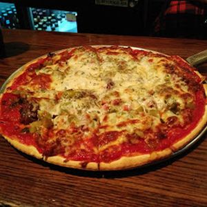 Снимок сделан в D&#39;Agostino&#39;s Pizza and Pub River West пользователем user201954 u. 11/14/2019