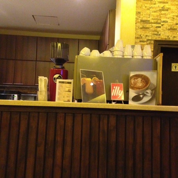 11/19/2013にSoner Y.がCity Cafeで撮った写真