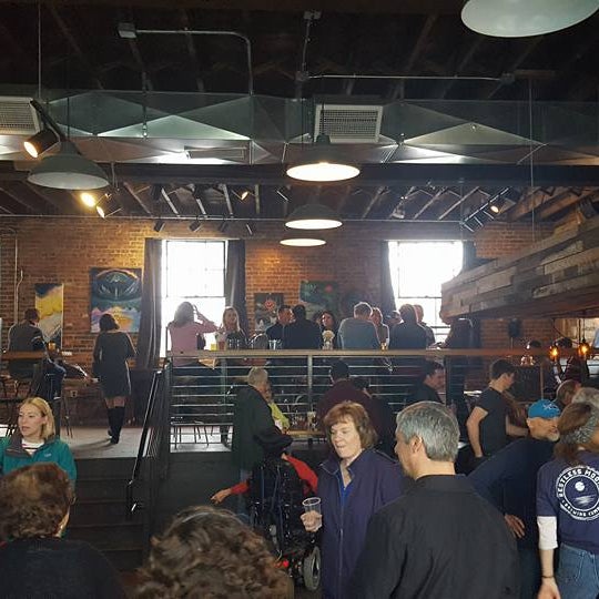 Foto scattata a Restless Moons Brewing da Restless Moons Brewing il 1/30/2019