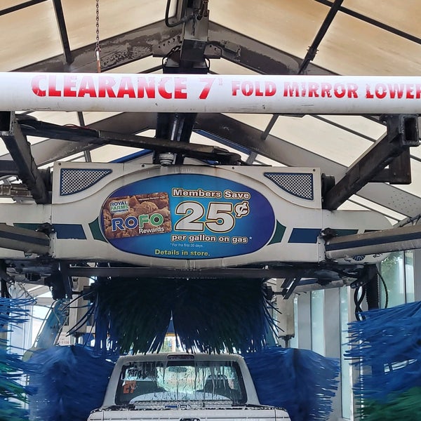 Royal Farms Convenience Store in Glen Burnie