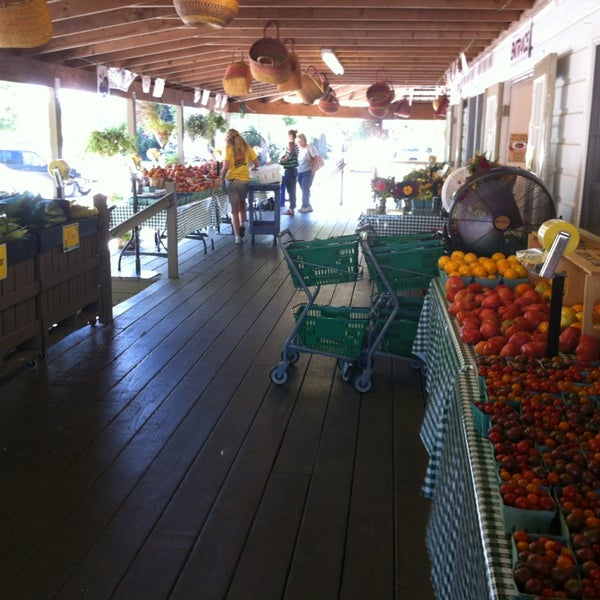 รูปภาพถ่ายที่ Fifer Orchards Farm and Country Store โดย Will G. เมื่อ 7/29/2013