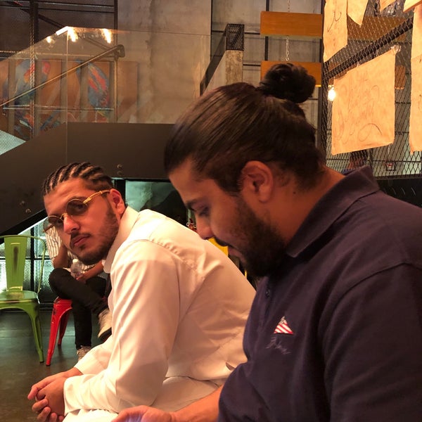 Shrimp Anatomy Seafood Restaurant in الخالدية