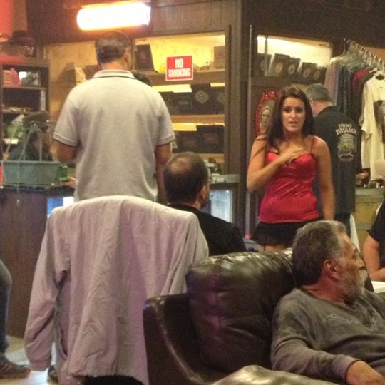 Photo taken at En Fuego Cigars &amp; Lounge by Fletcher W. on 11/9/2012