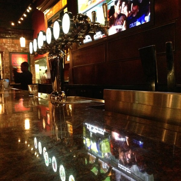 รูปภาพถ่ายที่ BJ&#39;s Restaurant &amp; Brewhouse โดย Sal D. เมื่อ 7/1/2013