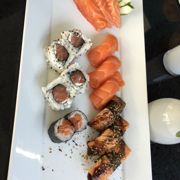 Foto tirada no(a) Jo Joo Creative Sushi por Nanaka K. em 5/3/2015