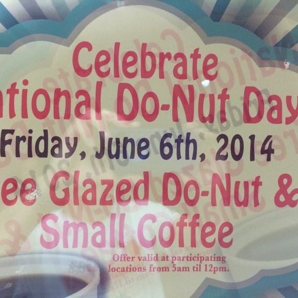 Photo taken at Shipley Do-Nuts by Gil G. on 6/6/2014