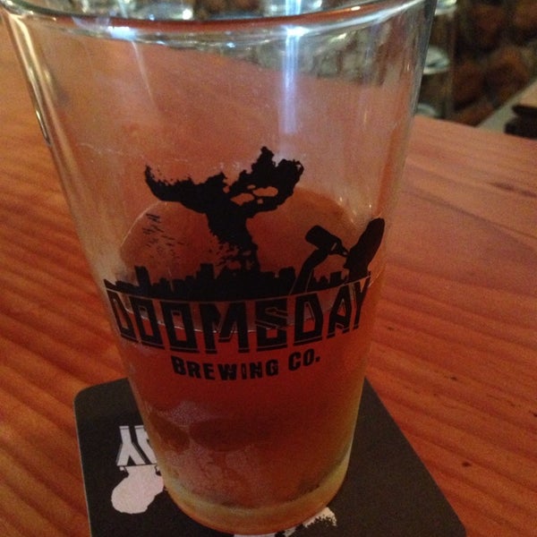 Foto tirada no(a) Doomsday Brewing Company por John B. em 8/2/2014