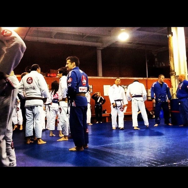 Foto tirada no(a) Gracie Barra Brazilian Jiu-Jitsu por bruno f. em 12/3/2013