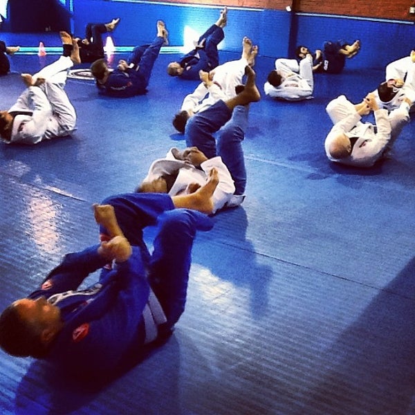 Foto tirada no(a) Gracie Barra Brazilian Jiu-Jitsu por bruno f. em 1/18/2014
