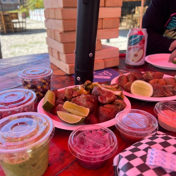 Food Truck Station Reunión de comida callejera en San Jose Pinula