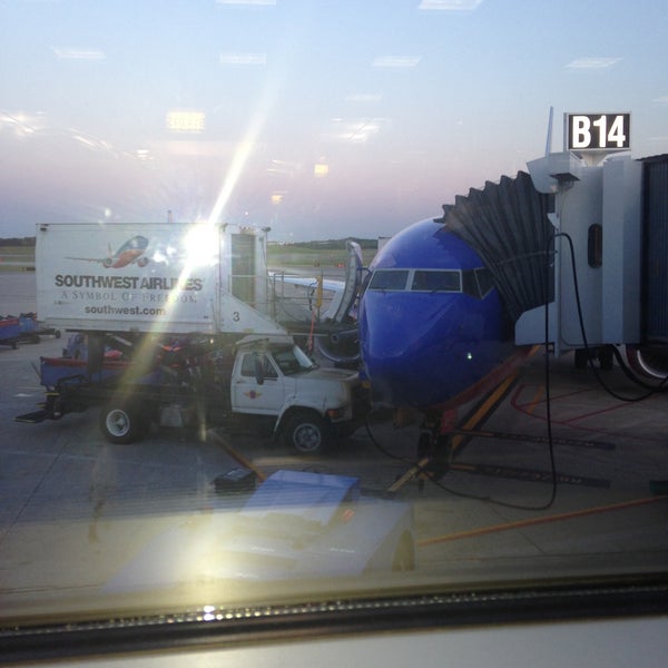 Das Foto wurde bei Baltimore/Washington International Thurgood Marshall Airport (BWI) von Kristin L. am 5/13/2013 aufgenommen