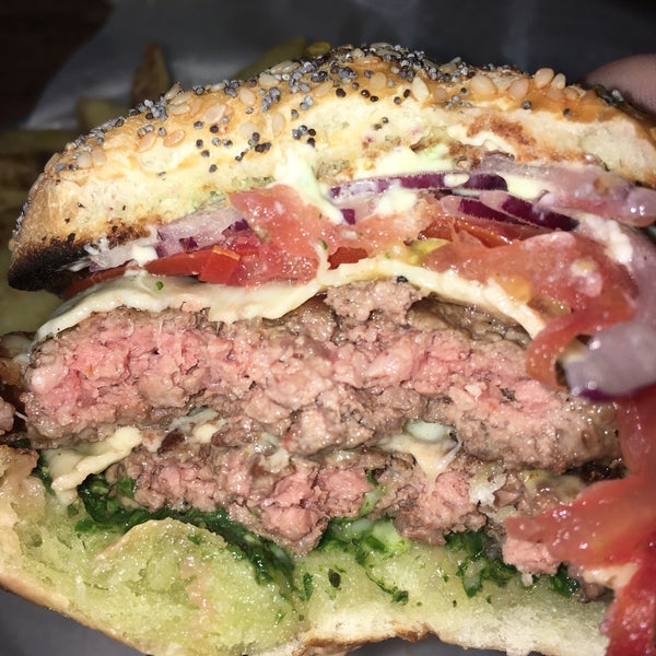 La Pesto Burger es un arcoiris de sabor