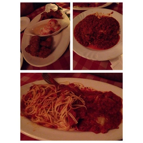 Foto diambil di Spaghetti Bender Restaurant oleh Jeri A. pada 12/28/2013