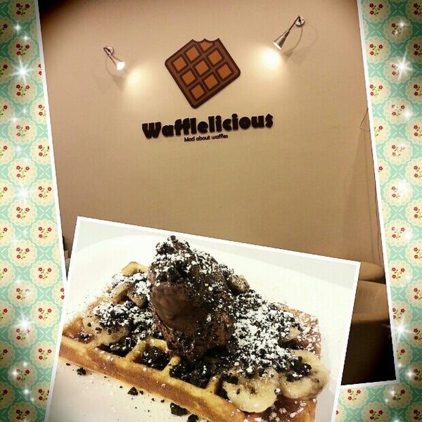 Photo taken at Wafflelicious by Shirin C. on 7/21/2013
