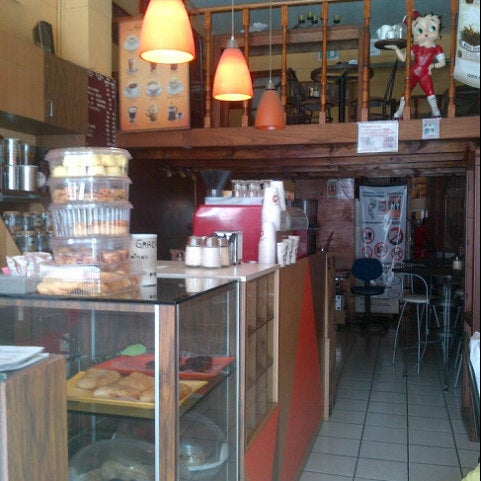 Photo taken at La Buena Taza de Café by Arturo P. on 8/1/2013