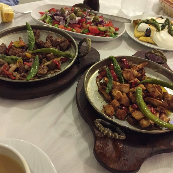 Foto diambil di Bağlarbaşı Restaurant oleh Sinem U. pada 5/11/2019