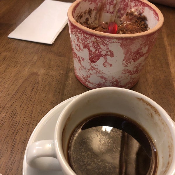 Foto tirada no(a) Hümaliva Çikolata &amp; Kahve por Eda E. em 10/24/2022